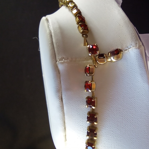 Vintage Deep Red Rhinestones Necklace in Gold - Picture 8 of 12